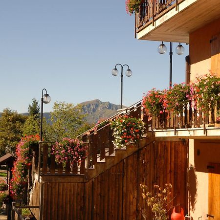 Albergo Legazzuolo Montecampione Artogne Exterior foto