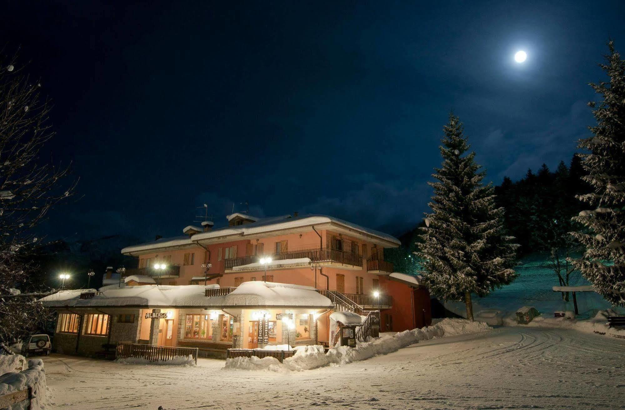 Albergo Legazzuolo Montecampione Artogne Exterior foto